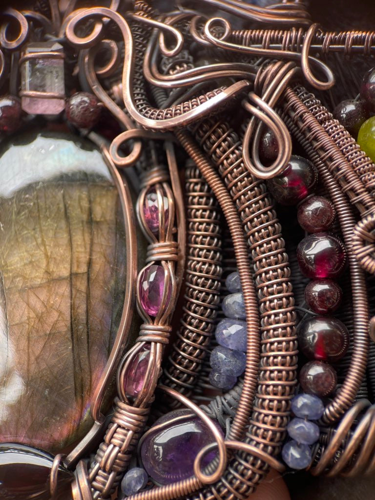amelia the amulet
