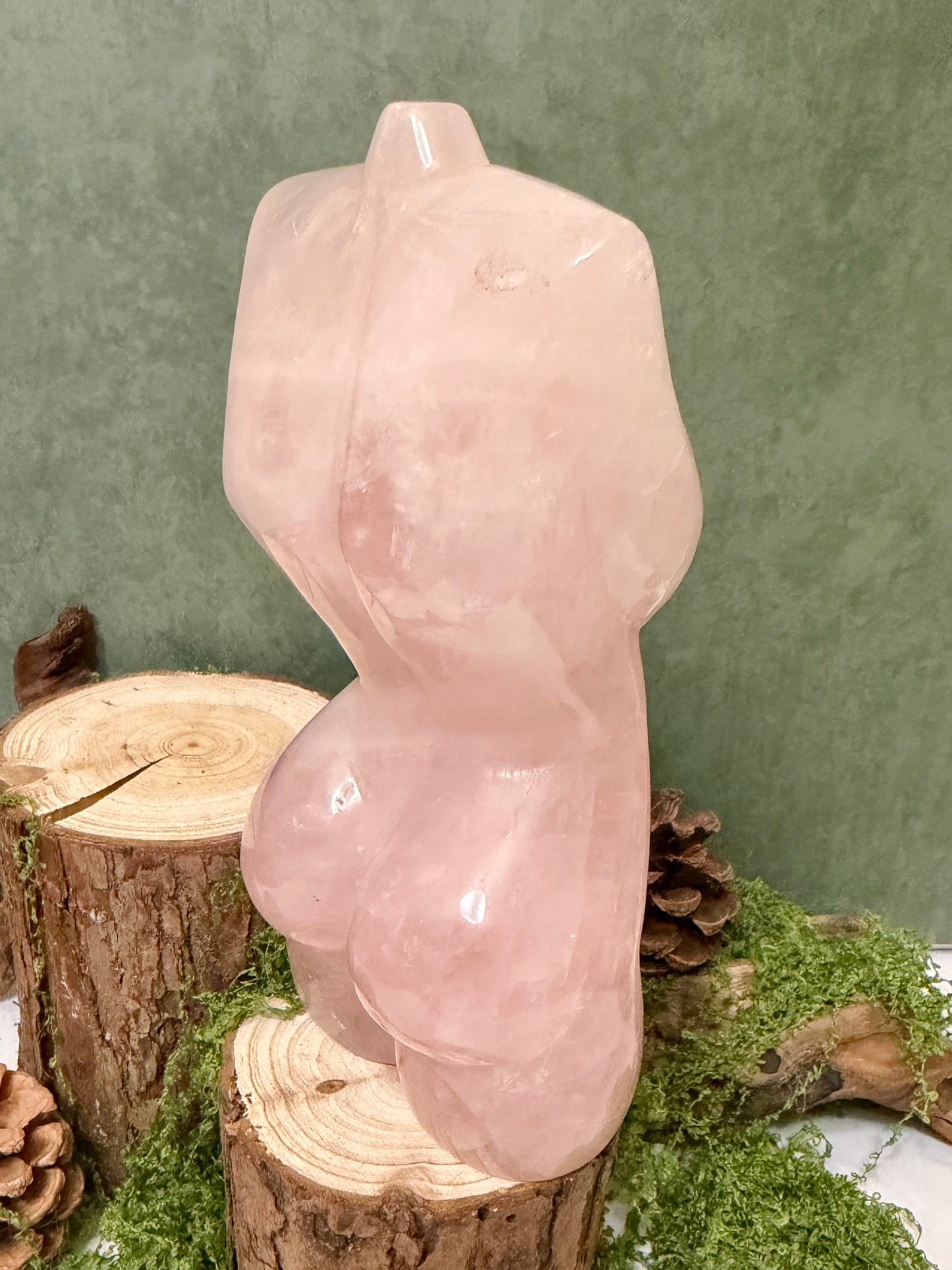 LG rose quartz goddess