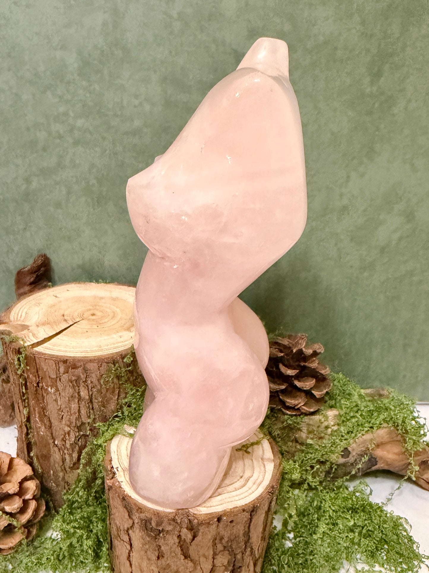 LG rose quartz goddess